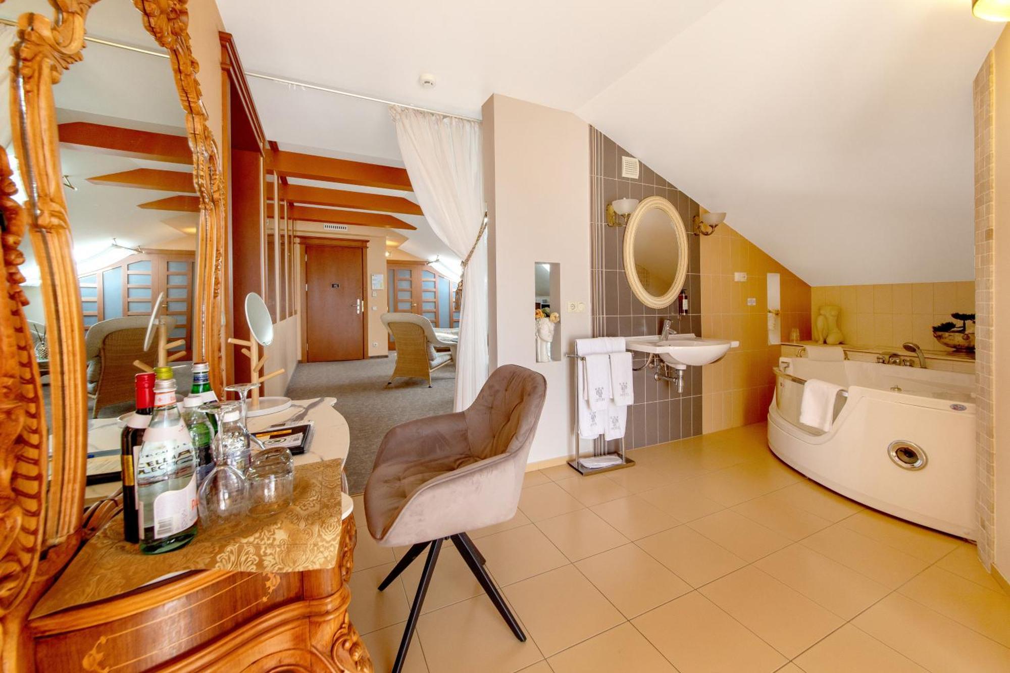 Pazaislis Park Hotel Kaunas Ngoại thất bức ảnh