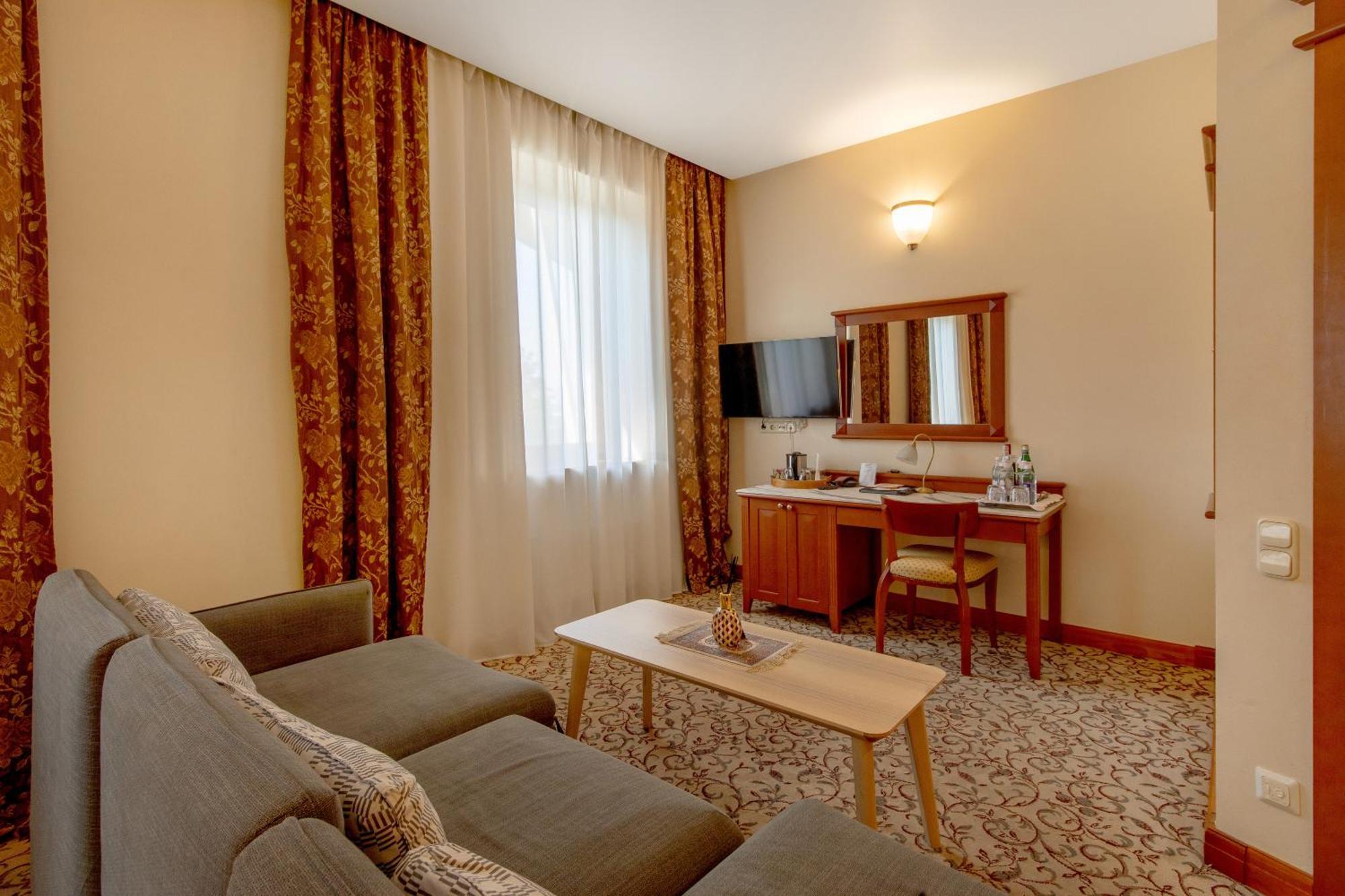 Pazaislis Park Hotel Kaunas Ngoại thất bức ảnh