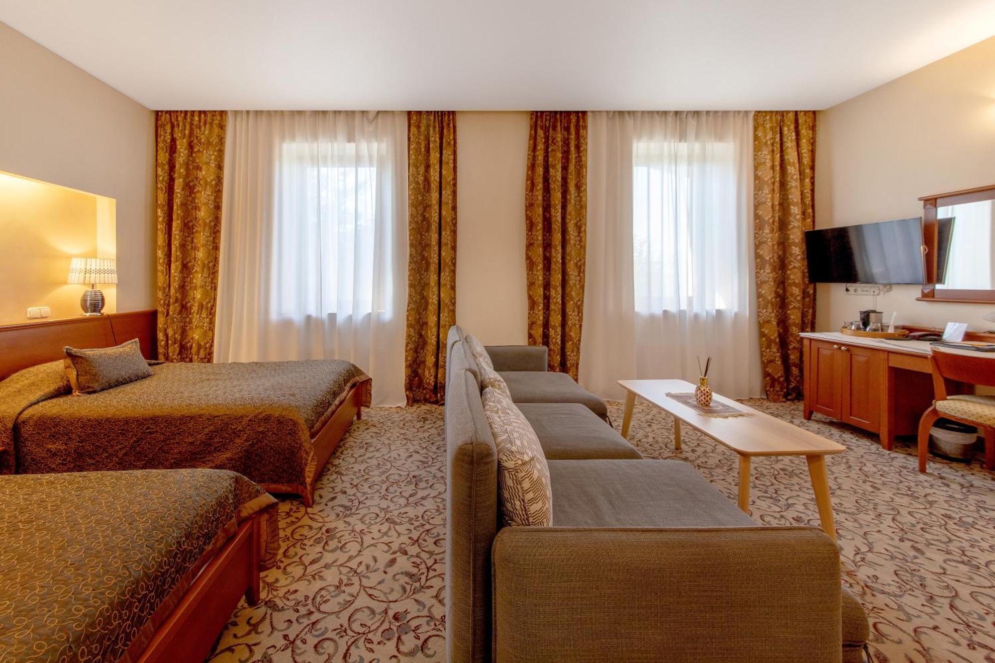 Pazaislis Park Hotel Kaunas Ngoại thất bức ảnh