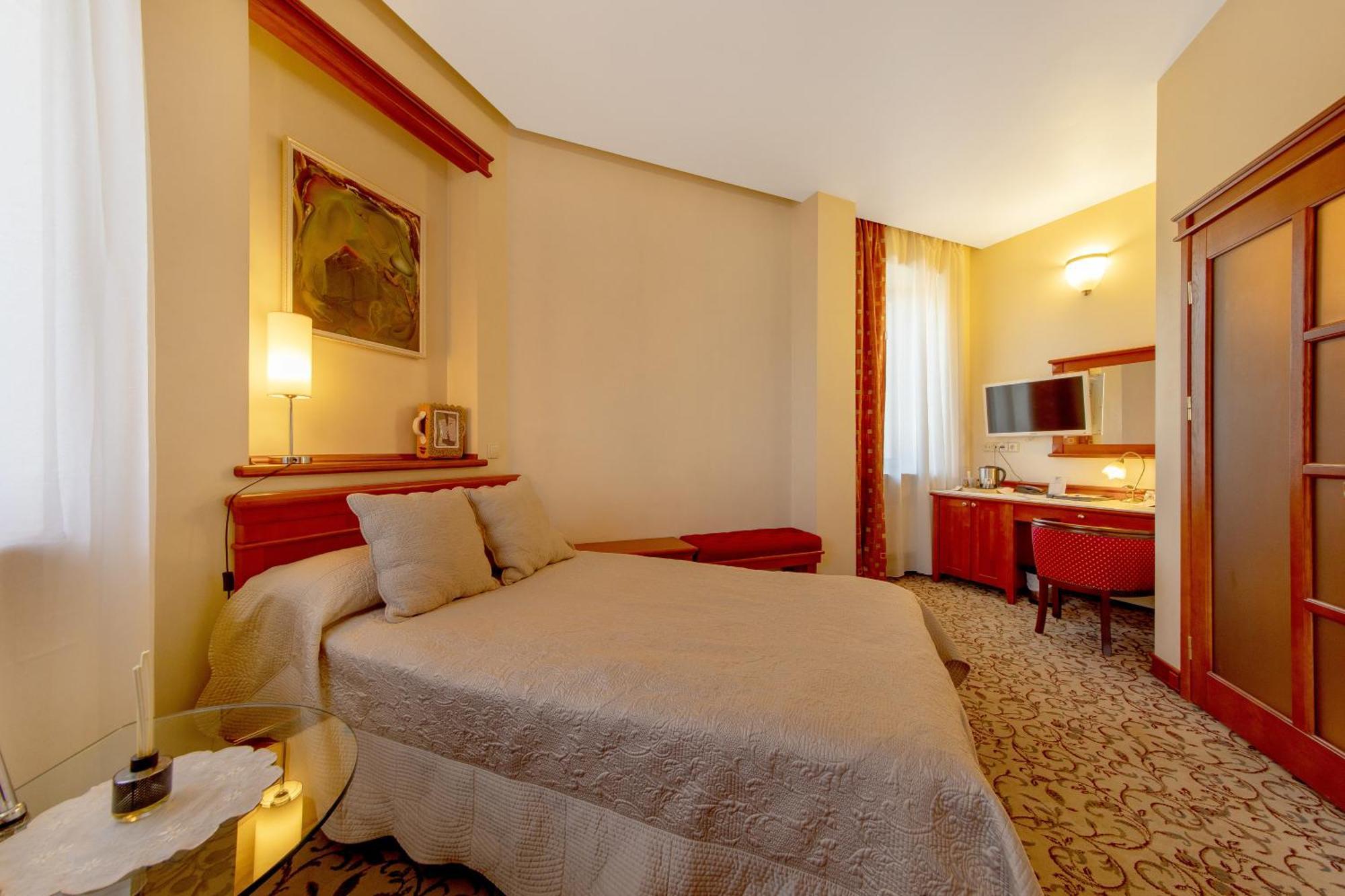 Pazaislis Park Hotel Kaunas Ngoại thất bức ảnh
